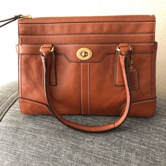 Coach Handbags - Coach Hampton Leather Purse